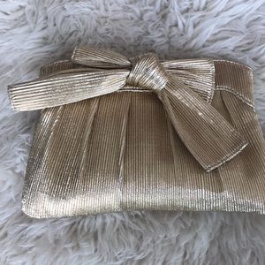 Evening clutch with attached shoulder chain